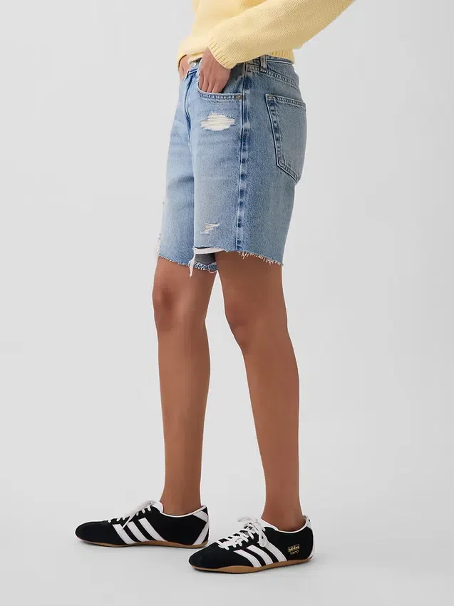 Bermuda en denim ample à taille mi-haute de 8"