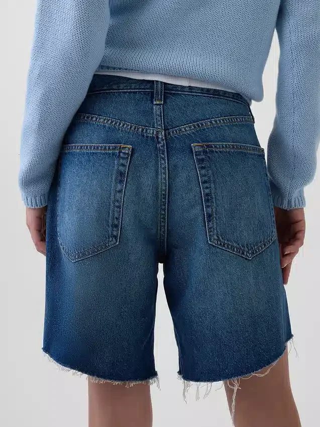 Bermuda en denim ample à taille mi-haute de 8"