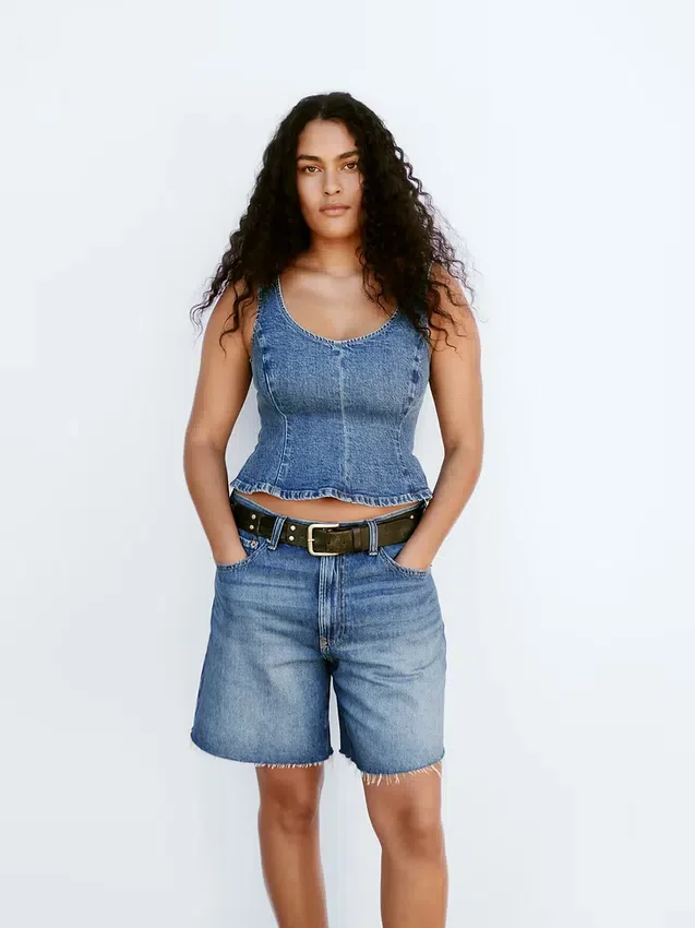 Bermuda en denim ample à taille mi-haute de 8"