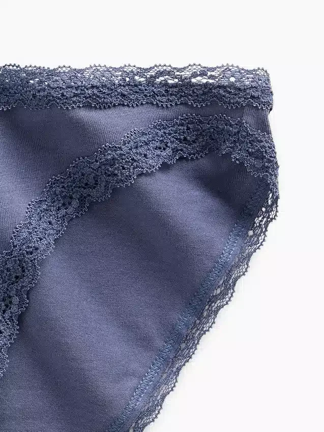 Bikini en coton stretch bio ultra-doux avec bordure en dentelle