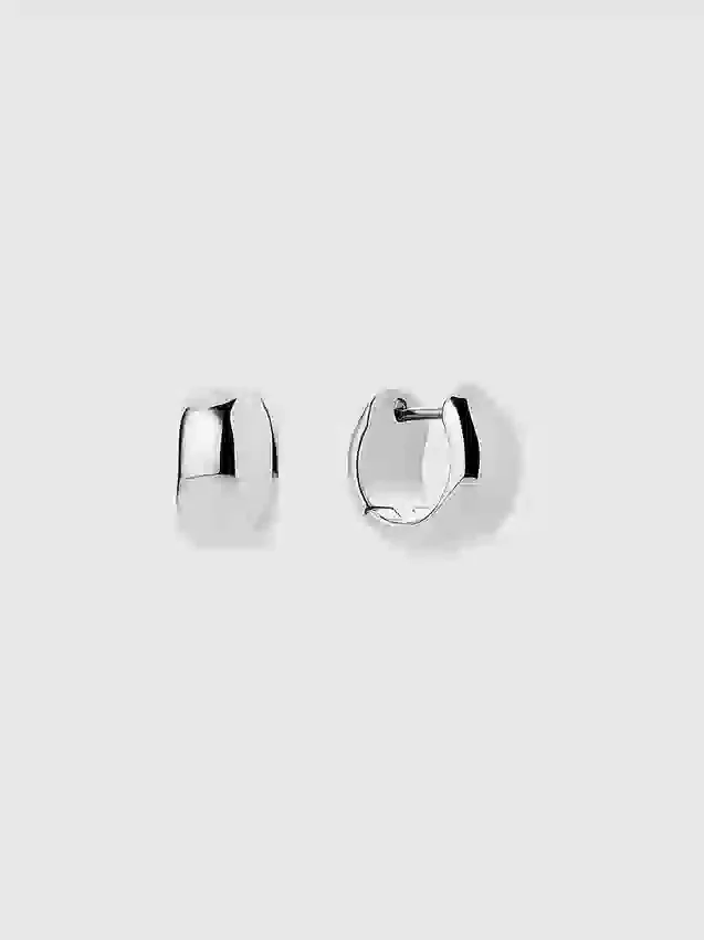 Boucles d’oreilles créoles audacieuses en argent Ana Luisa Guilia