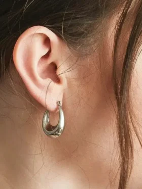 Boucles d’oreilles créoles ovales en argent Admiral Row