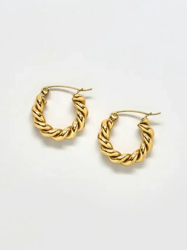 Boucles d’oreilles créoles ovales torsadées en or Admiral Row