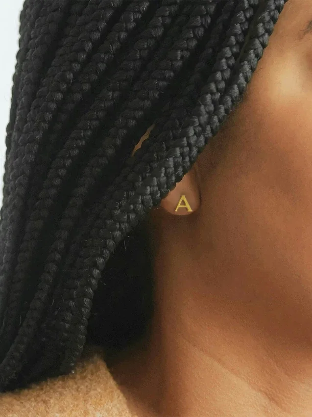Boucles d’oreilles à initiale en or Admiral Row