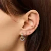 Boucles d’oreilles pendantes « Huggie » Ana Luisa Asher