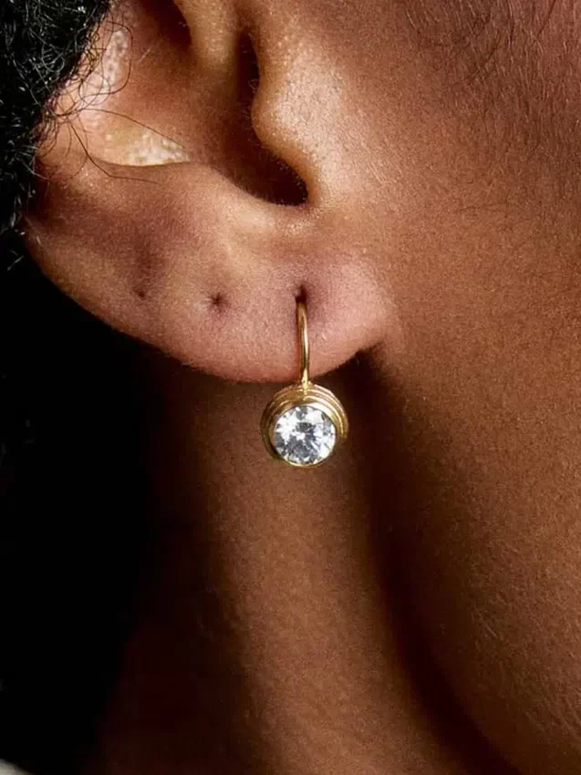 Boucles d’oreilles pendantes à monture en forme de cœur
