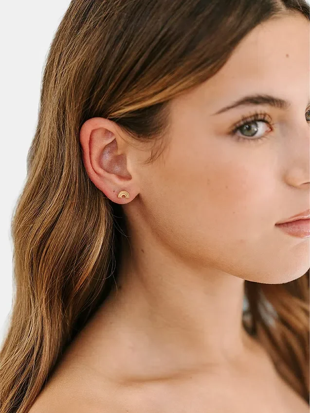 Boucles d’oreilles à vis « Classic Rainbow » de Pierced Co