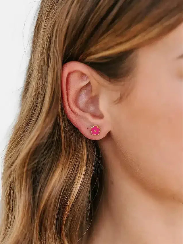 Boucles d’oreilles à vis « Fleur rose vif » de Pierced Co
