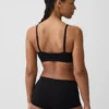 Bralette triangulaire en maille côtelée sans coutures