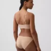 Bralette triangulaire en maille côtelée sans coutures
