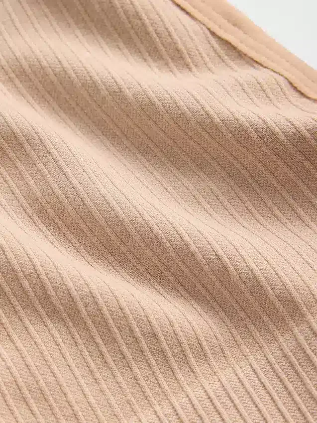Bralette triangulaire en maille côtelée sans coutures