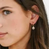 Breloque « Co Birthday Party » ajourée pour boucles d’oreilles Huggie