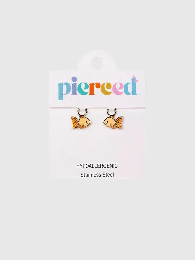 Breloques en forme de poissons rouges en or pour boucles d’oreilles Huggie