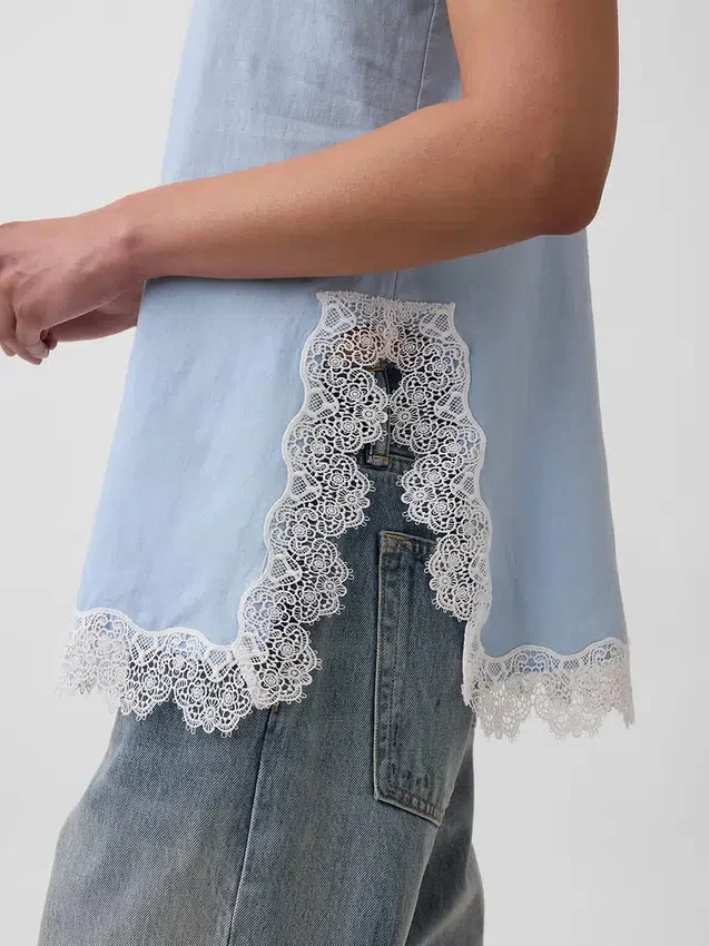 Caraco en mélange de lin avec bordures en dentelle