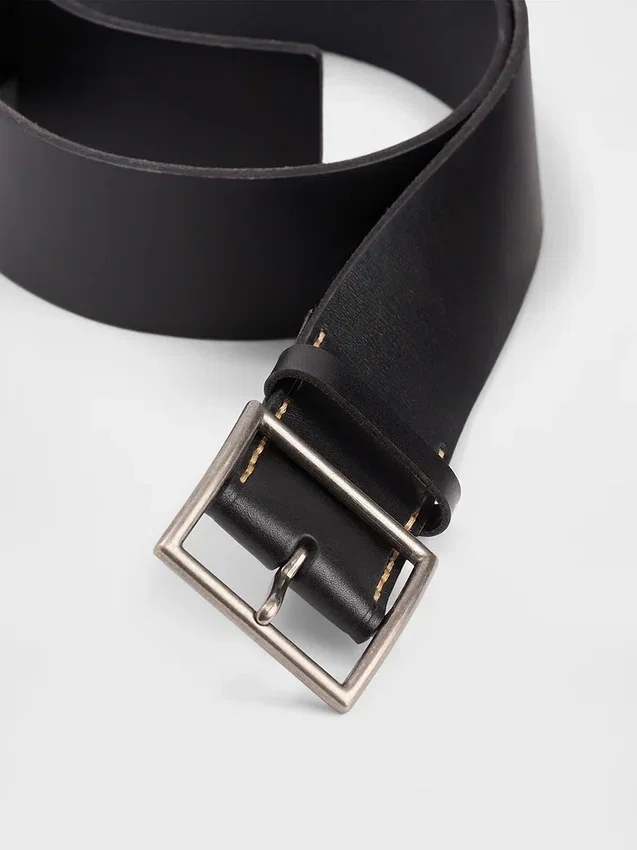 Ceinture en cuir à boucle carrée