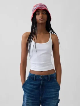 Chapeau bob en tricot rayé