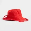 Chapeau de pêche effiloché
