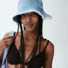 Chapeau de pêche effiloché