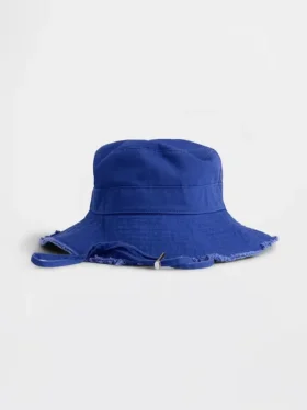 Chapeau de pêche effiloché