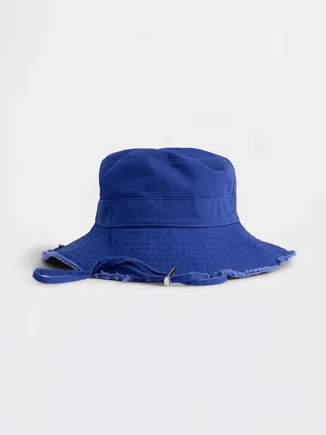 Chapeau de pêche effiloché