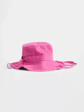 Chapeau de pêche effiloché