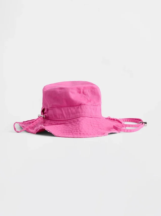 Chapeau de pêche effiloché
