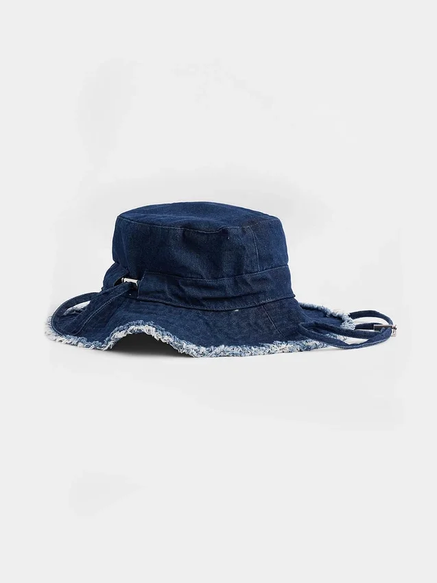 Chapeau de pêche effiloché