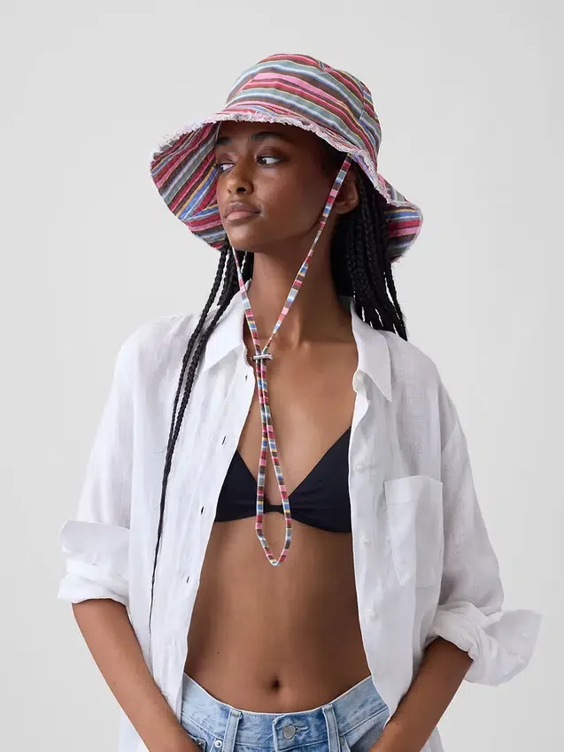 Chapeau de pêche effiloché