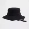 Chapeau de pêche effiloché