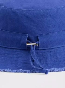 Chapeau de pêche effiloché