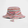 Chapeau de pêche effiloché