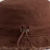 Chapeau de pêche effiloché