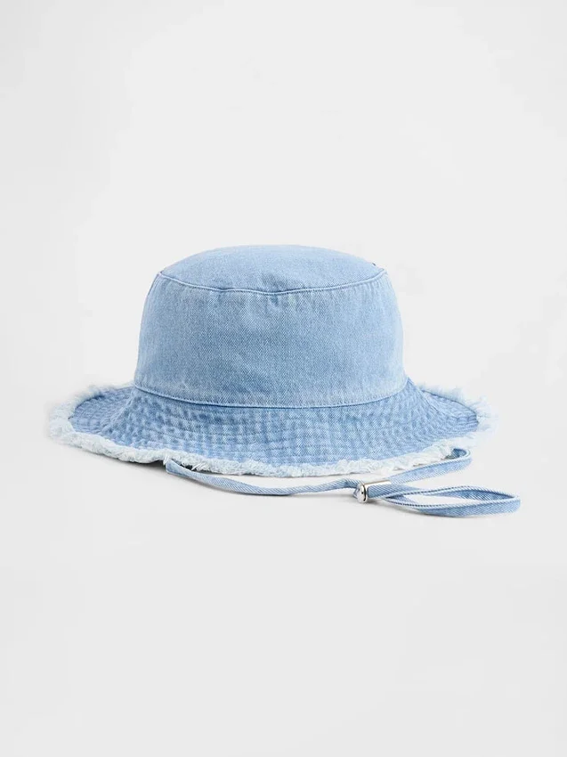 Chapeau de pêche effiloché