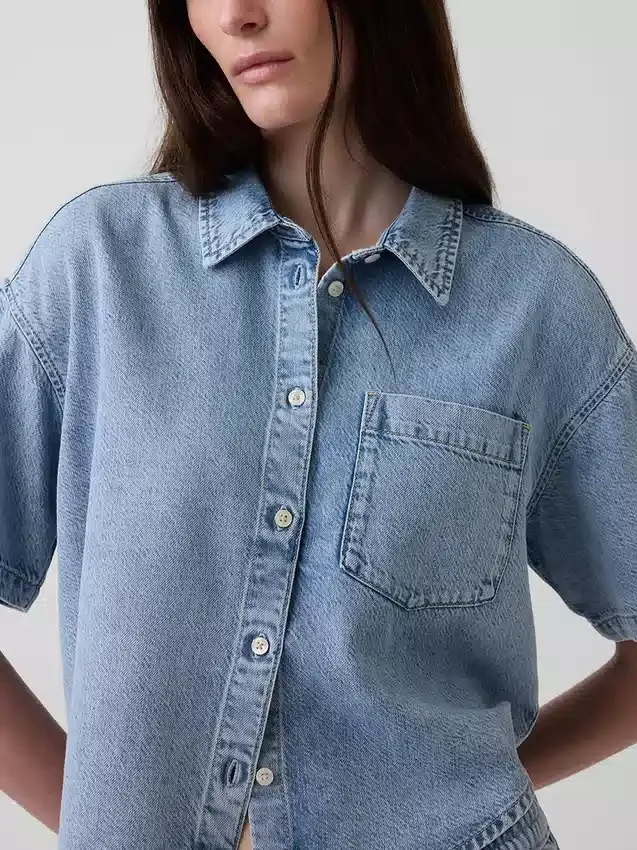 Chemise de camp oversize en denim ultra-doux