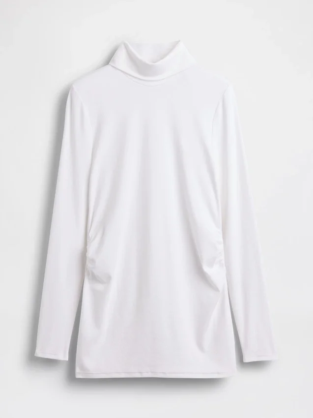 Chemise de maternité moderne à col roulé