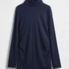 Chemise de maternité moderne à col roulé