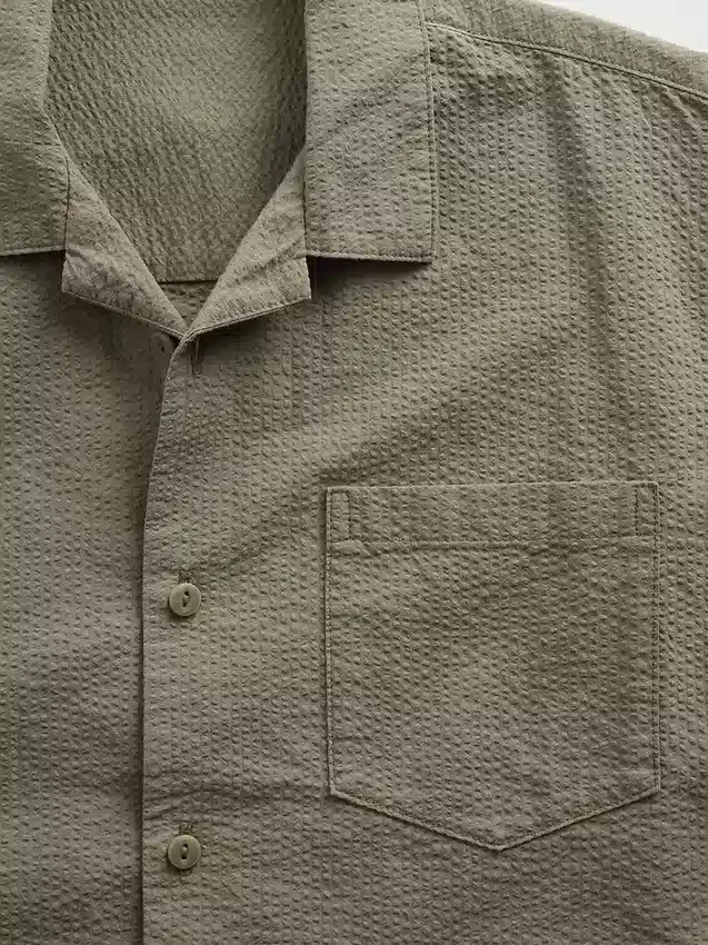 Chemise de vacances texturée à la coupe décontractée pour enfants