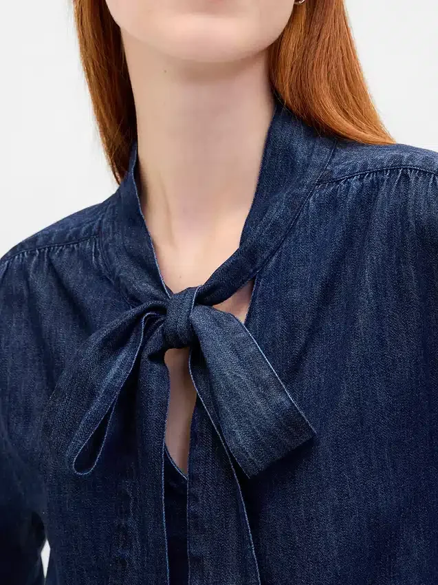 Chemise en denim à col noué