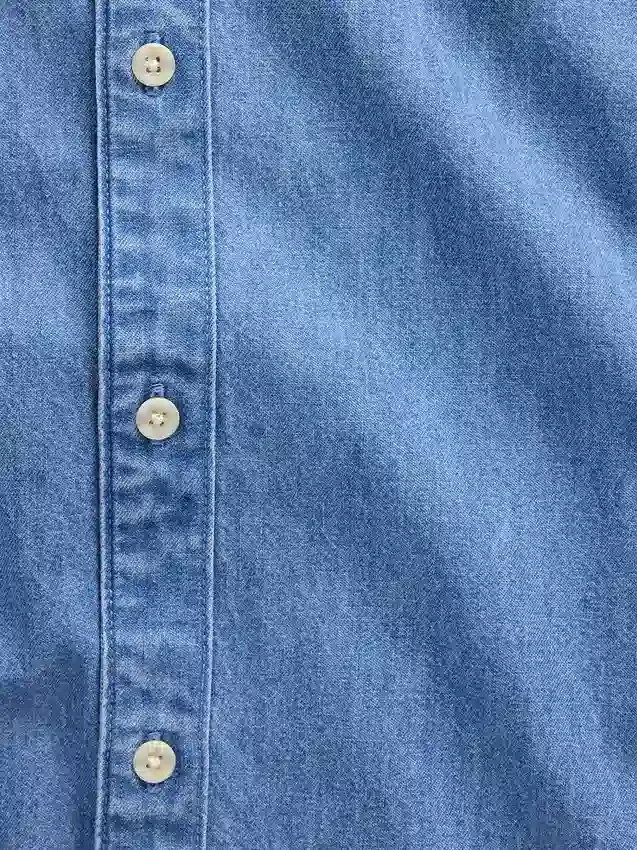 Chemise en denim à coupe décontractée et ourlet droit