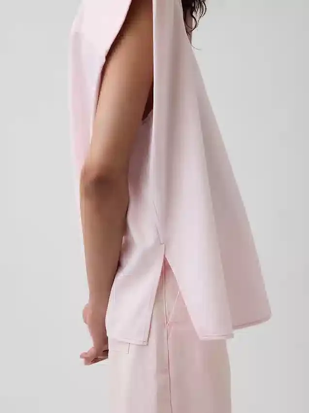 Chemise en denim ultra-doux GAP × Hfr à épaules larges, par Nicole Benefield Portfolio