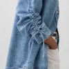 Chemise oversize en denim ultra-doux à manches froncées