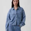 Chemise oversize en denim ultra-doux à ourlet droit et coupe courte