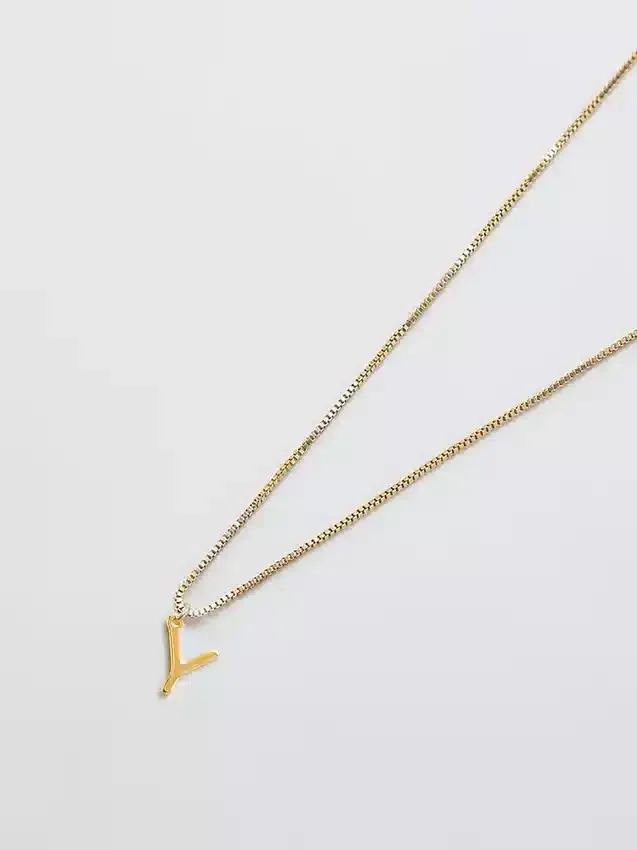 Collier Admiral Row avec initiale délicate en or