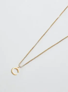 Collier Admiral Row avec initiale délicate en or