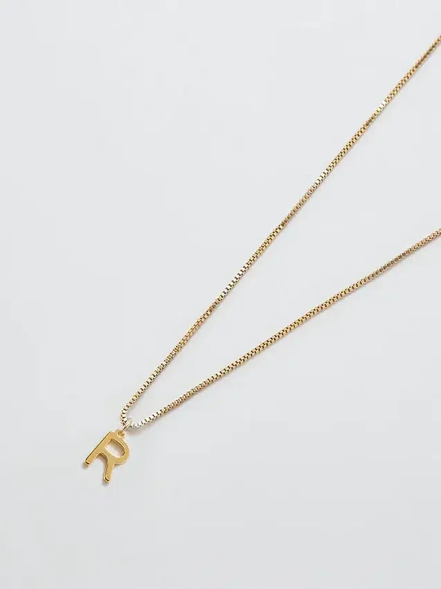 Collier Admiral Row avec initiale délicate en or