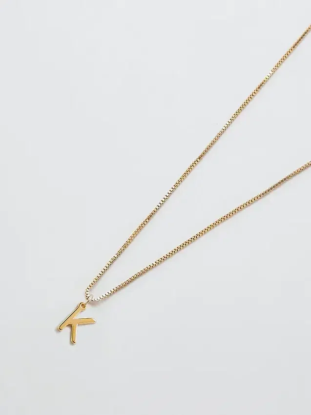 Collier Admiral Row avec initiale délicate en or