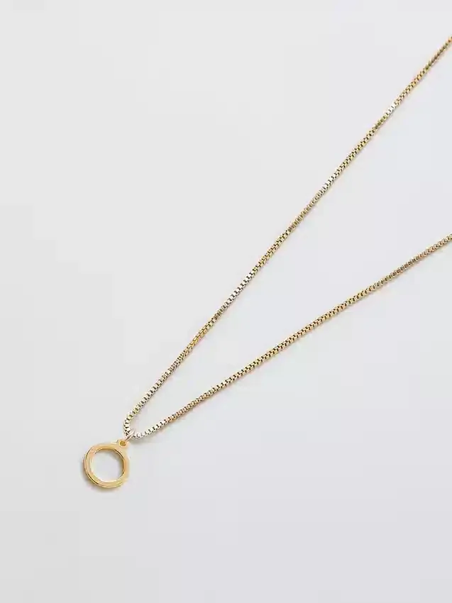 Collier Admiral Row avec initiale délicate en or
