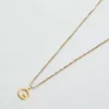 Collier délicat à initiale en or Admiral Row