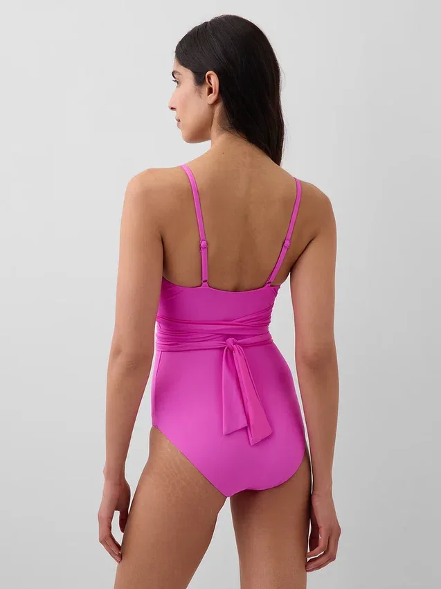 Combinaison de bain croisée à découpes
