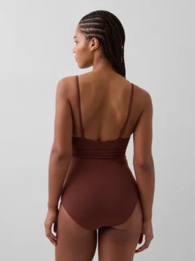 Combinaison de bain croisée à découpes